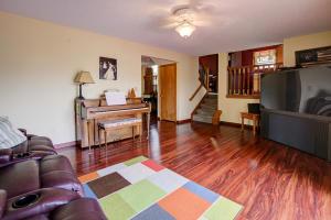 5756 Sharets Dr, Galloway, OH 43119 photo 6