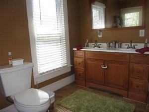 369 E Mithoff St, Columbus, OH 43206 photo 9