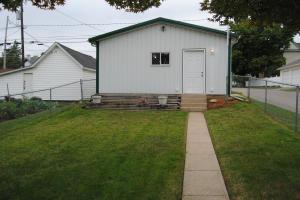 386 E Franklin St, Circleville, OH 43113 photo 4