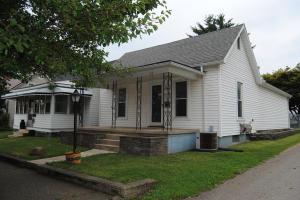 386 E Franklin St, Circleville, OH 43113 photo 2