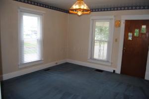 386 E Franklin St, Circleville, OH 43113 photo 11