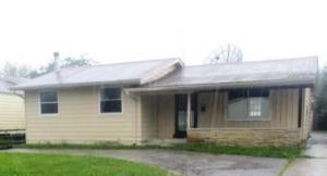565 Evergreen Ter, Columbus, OH 43228 photo 2