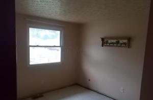 565 Evergreen Ter, Columbus, OH 43228 photo 5