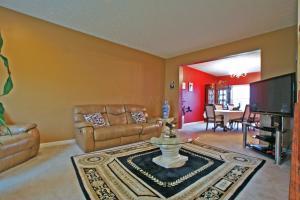 301 Harmony Dr, Delaware, OH 43015 photo 4