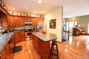 730 Crestrose Dr, Howard, OH 43028 photo 9