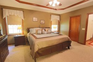730 Crestrose Dr, Howard, OH 43028 photo 16