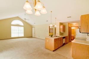 6022 Warbling Ln, Westerville, OH 43081 photo 4