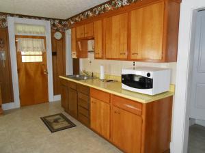 489 E Franklin St, Circleville, OH 43113 photo 10