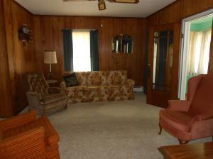 489 E Franklin St, Circleville, OH 43113 photo 2