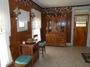 489 E Franklin St, Circleville, OH 43113 photo 9