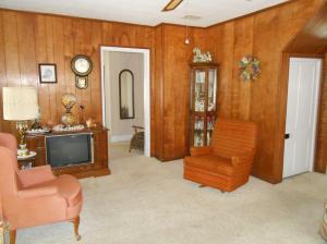 489 E Franklin St, Circleville, OH 43113 photo 3