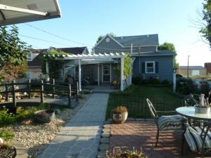352 E Mill St, Circleville, OH 43113 photo 4