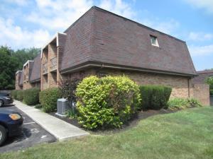 4355 Chateau Morse Dr, Columbus, OH 43231 photo 2