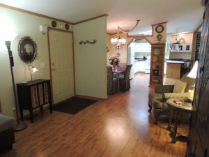 985 Walnut Dr, Logan, OH 43138 photo 5