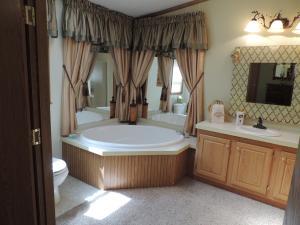 985 Walnut Dr, Logan, OH 43138 photo 19