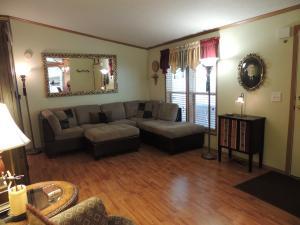 985 Walnut Dr, Logan, OH 43138 photo 3