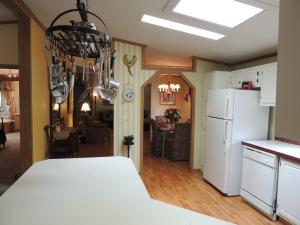985 Walnut Dr, Logan, OH 43138 photo 9