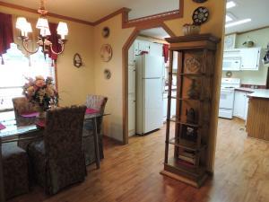 985 Walnut Dr, Logan, OH 43138 photo 6