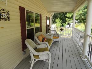 985 Walnut Dr, Logan, OH 43138 photo 2