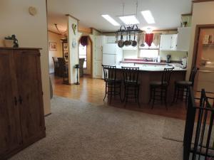 985 Walnut Dr, Logan, OH 43138 photo 7