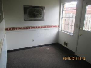 5726 Beechcroft Rd #E, Columbus, OH 43229 photo 4