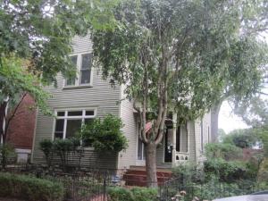 131 E Mithoff St, Columbus, OH 43206 photo 1