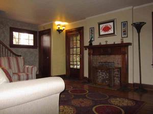 550 E Torrence Rd, Columbus, OH 43214 photo 4