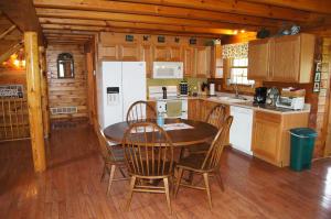 393 Roe Ln, Kingston, OH 45644 photo 4