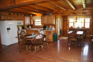 393 Roe Ln, Kingston, OH 45644 photo 6