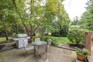217 Paddock Cir E, Powell, OH 43065 photo 26