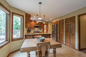 217 Paddock Cir E, Powell, OH 43065 photo 10