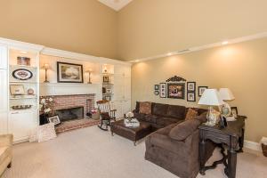 393 Ashmoore Cir E, Powell, OH 43065 photo 11