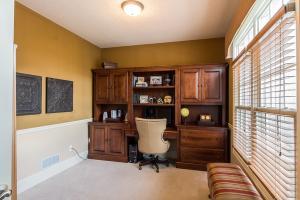 393 Ashmoore Cir E, Powell, OH 43065 photo 4