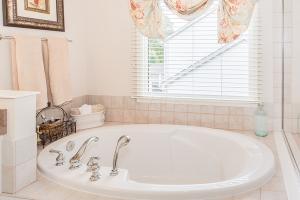 393 Ashmoore Cir E, Powell, OH 43065 photo 18