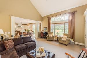 393 Ashmoore Cir E, Powell, OH 43065 photo 12