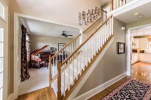 393 Ashmoore Cir E, Powell, OH 43065 photo 2