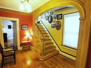 248 Rhoads Ave, Columbus, OH 43205 photo 2