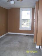 338 E Main St, Circleville, OH 43113 photo 9