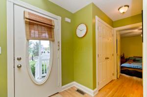 30 E Pawnee Dr, Powell, OH 43065 photo 3