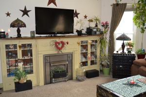 501 E High St, Ashley, OH 43003 photo 4