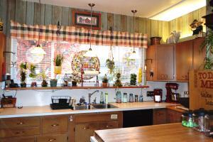 501 E High St, Ashley, OH 43003 photo 7