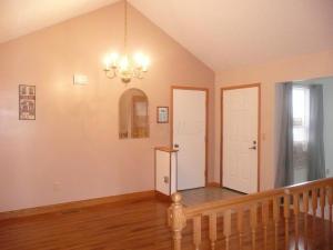 557 Brickstone Dr, Delaware, OH 43015 photo 3