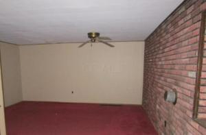 71 E Columbus St, Lithopolis, OH 43136 photo 7