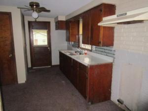 71 E Columbus St, Lithopolis, OH 43136 photo 2