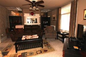 361 E Moler St, Columbus, OH 43207 photo 3