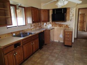 869 Rogers St, Toledo, OH 43605 photo 4