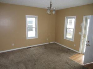 558 E Chestnut St, Lancaster, OH 43130 photo 1