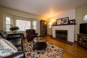 187 E Jeffrey Pl, Columbus, OH 43214 photo 3