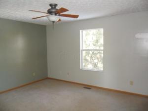 49 Brenton Dr, Ashville, OH 43103 photo 6