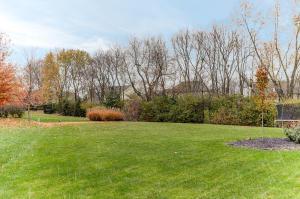 6867 Bowles Ct, Dublin, OH 43017 photo 3